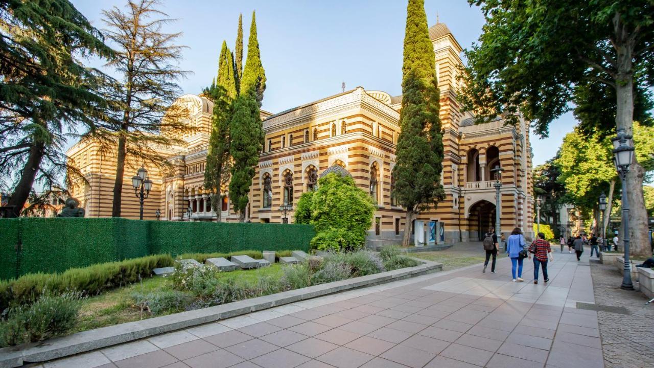 Near The Opera Apartment Tbilisi Bagian luar foto