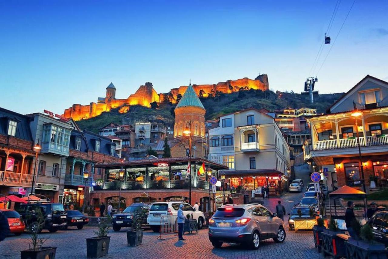 Near The Opera Apartment Tbilisi Bagian luar foto
